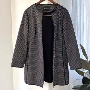 Lafayette 148 Collarless Cape in Black/White, Size 12
